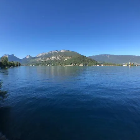 Et Spacieux A Quelques Pas Du Duingt